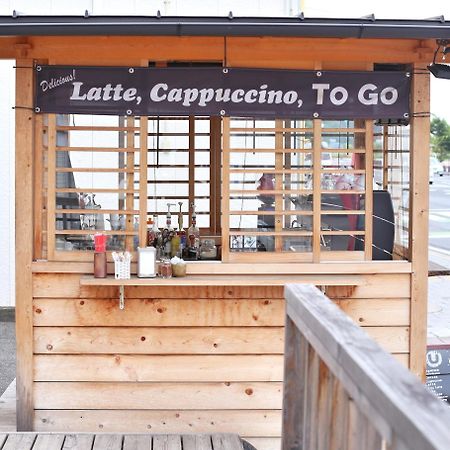 Uno Port Inn Tamana Екстериор снимка